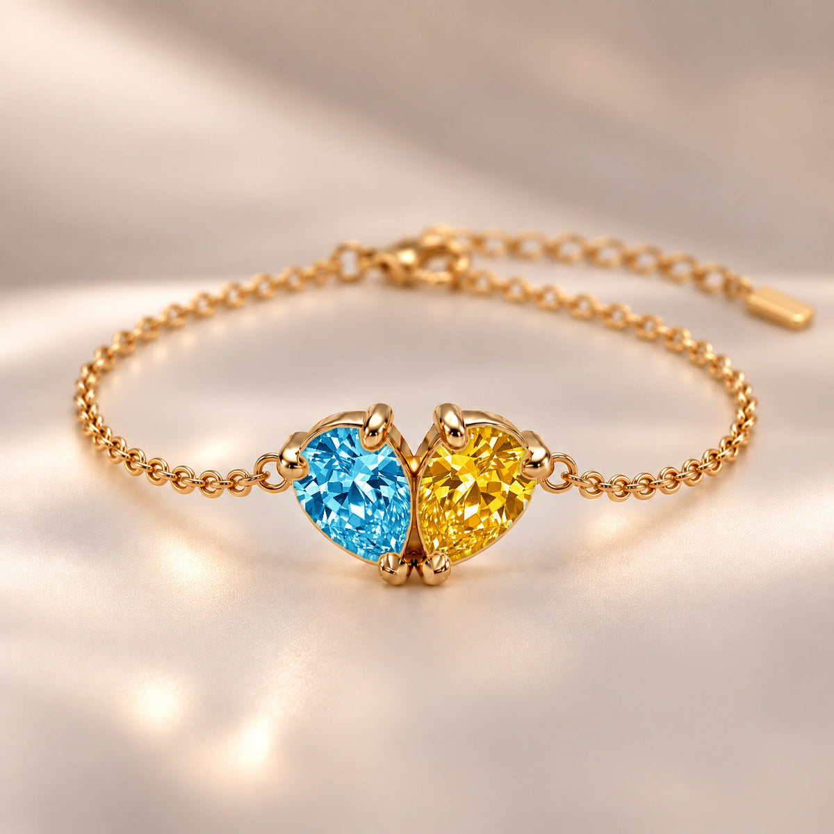 Demi Heart Bracelet - Gold Finish