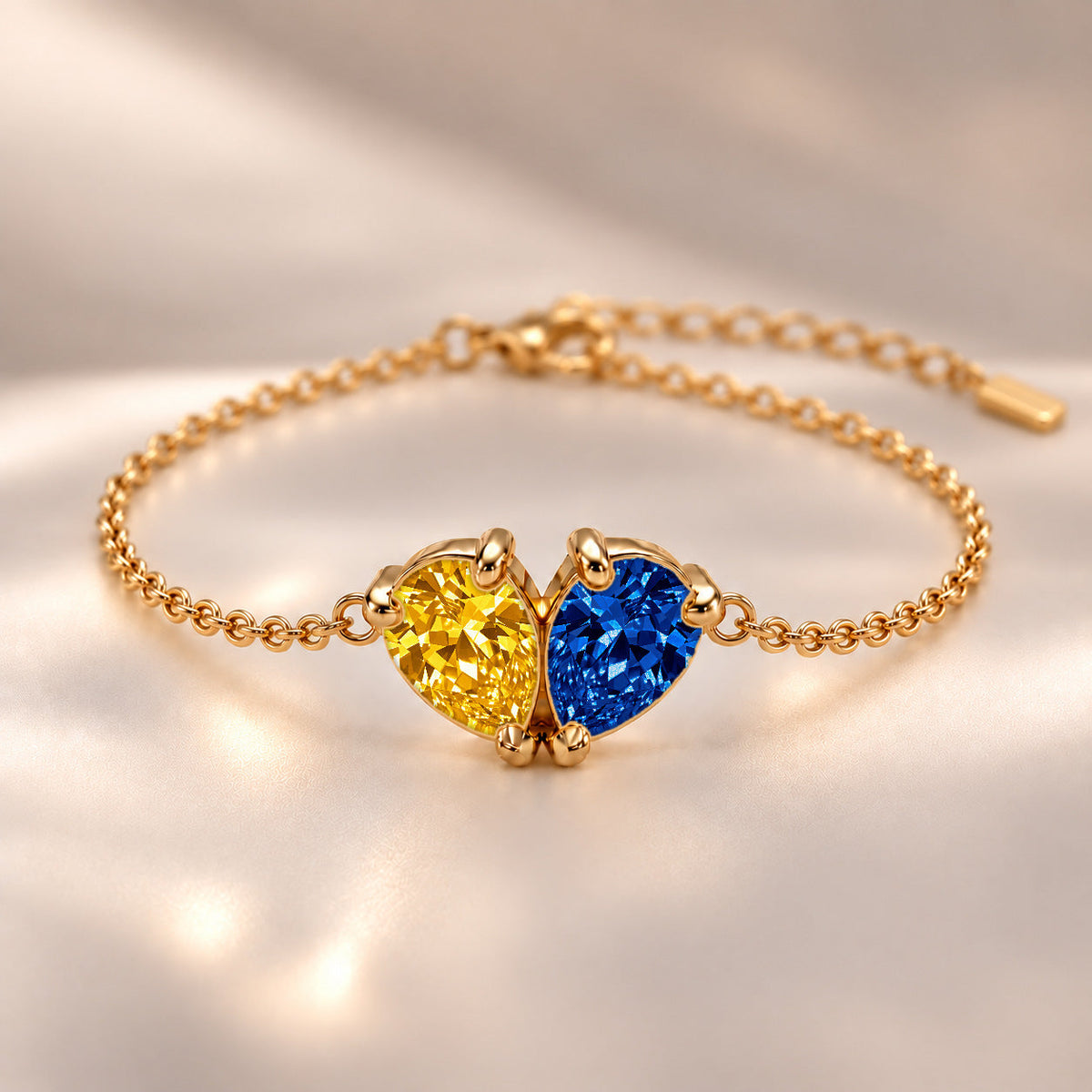 Demi Heart Bracelet - Gold Finish
